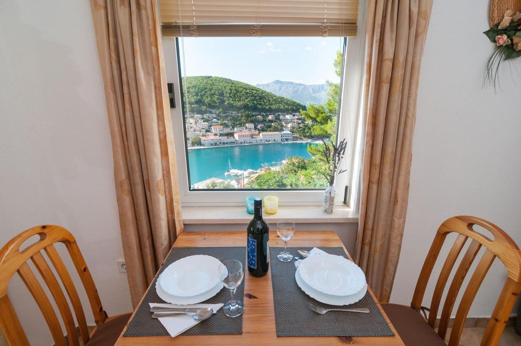 Apartments Mira - Beautiful Sea View Pucisca Exterior photo
