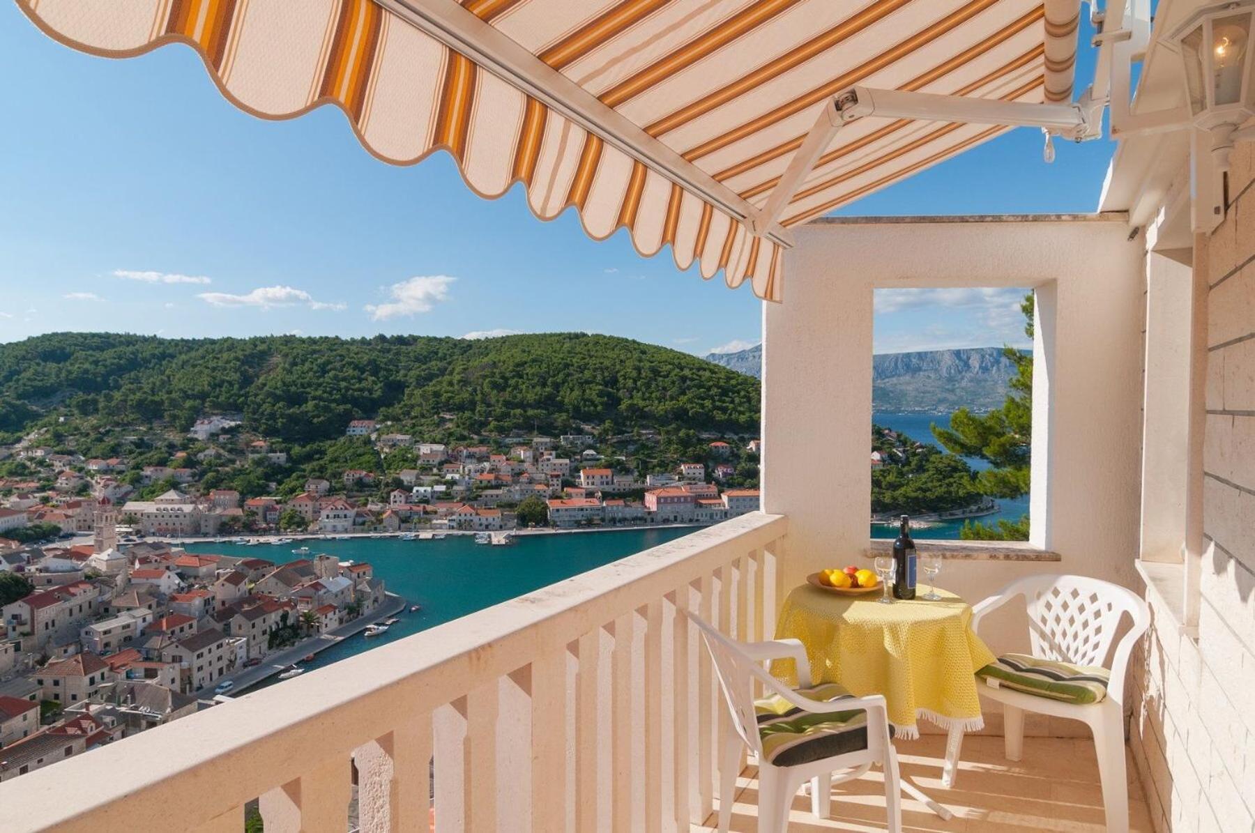 Apartments Mira - Beautiful Sea View Pucisca Exterior photo